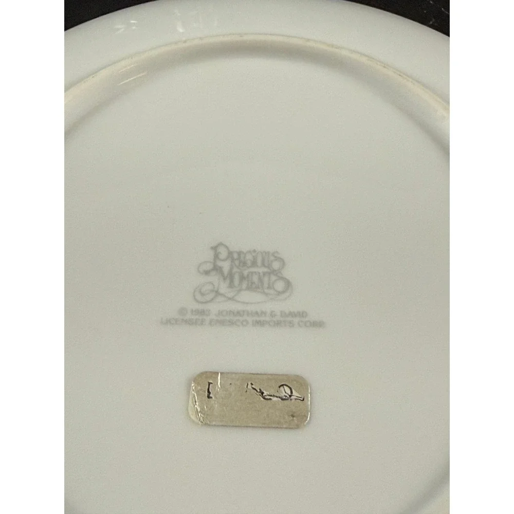 Vintage 1983 Precious Moments 7 1/4in Collector Plate Feed Bear